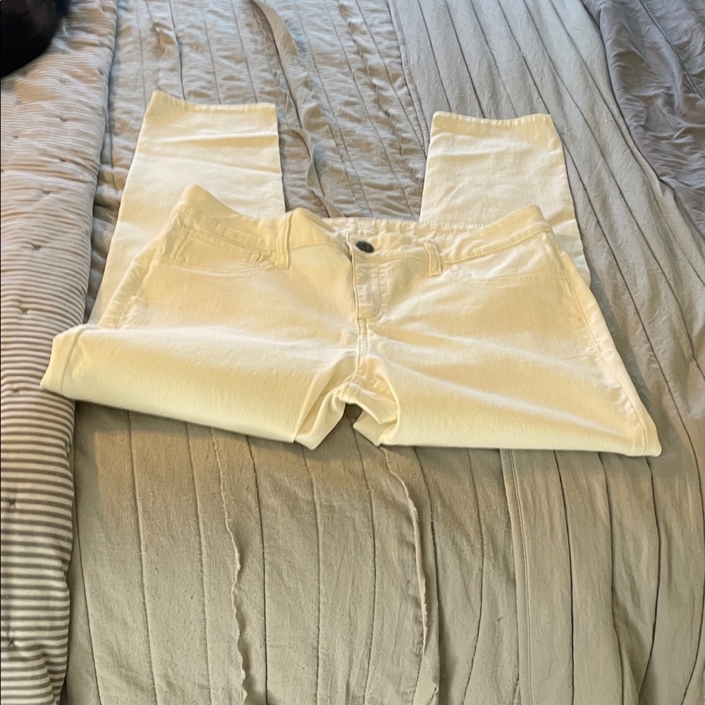 Elegant Women's Cream Straight Leg Jeans